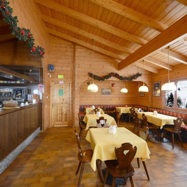 Hotel Savoia Dining 2, Claviere, Italy School Ski trips